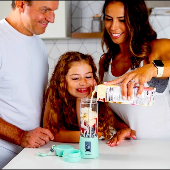 NEW KAMARAMA Portable Rechargeable Juice Shake Smoothie Blender Black - Picture 8 of 15